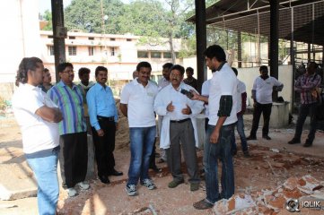 Yamaleela 2 Movie Team Swachh Bharath Program at Niloufer Hospital